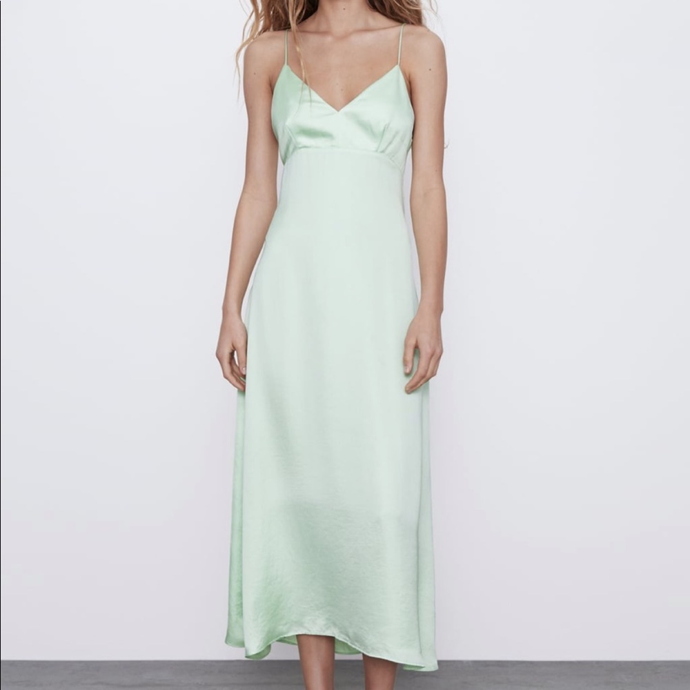 NWT SATIN EFFECT CUTOUT DRESS